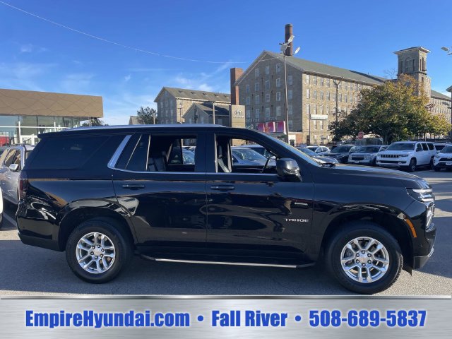 Used 2025 Chevrolet Tahoe LT AWD/4WD image 3