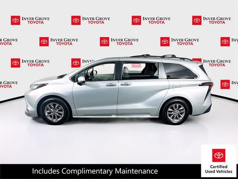 Used 2023 Toyota Sienna XLE image 8