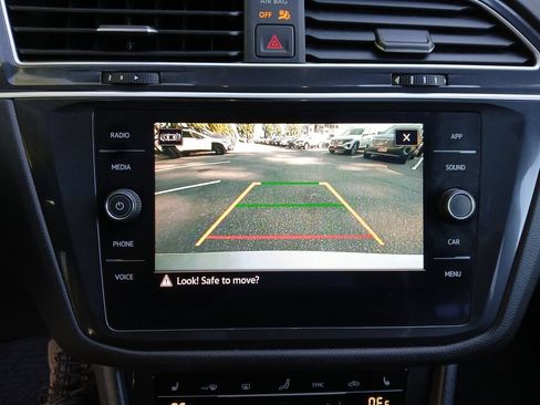 Used 2024 Volkswagen Tiguan SE R-Line AWD/4WD image 20