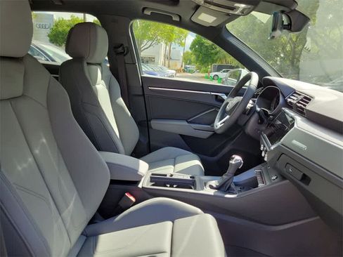 New 2025 Audi Q3 2.0T Premium image 14
