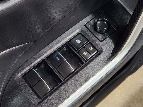 Used 2021 Toyota RAV4 XLE Premium image 43