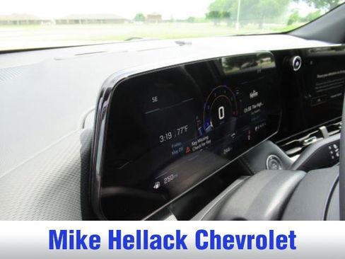 Used 2026 Chevrolet Equinox LT w/ Convenience Package II FWD image 8