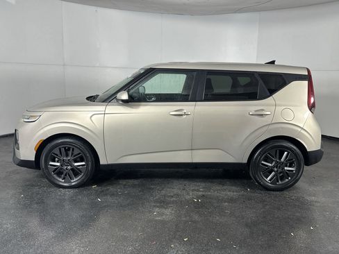 Used 2020 Kia Soul EX image 5