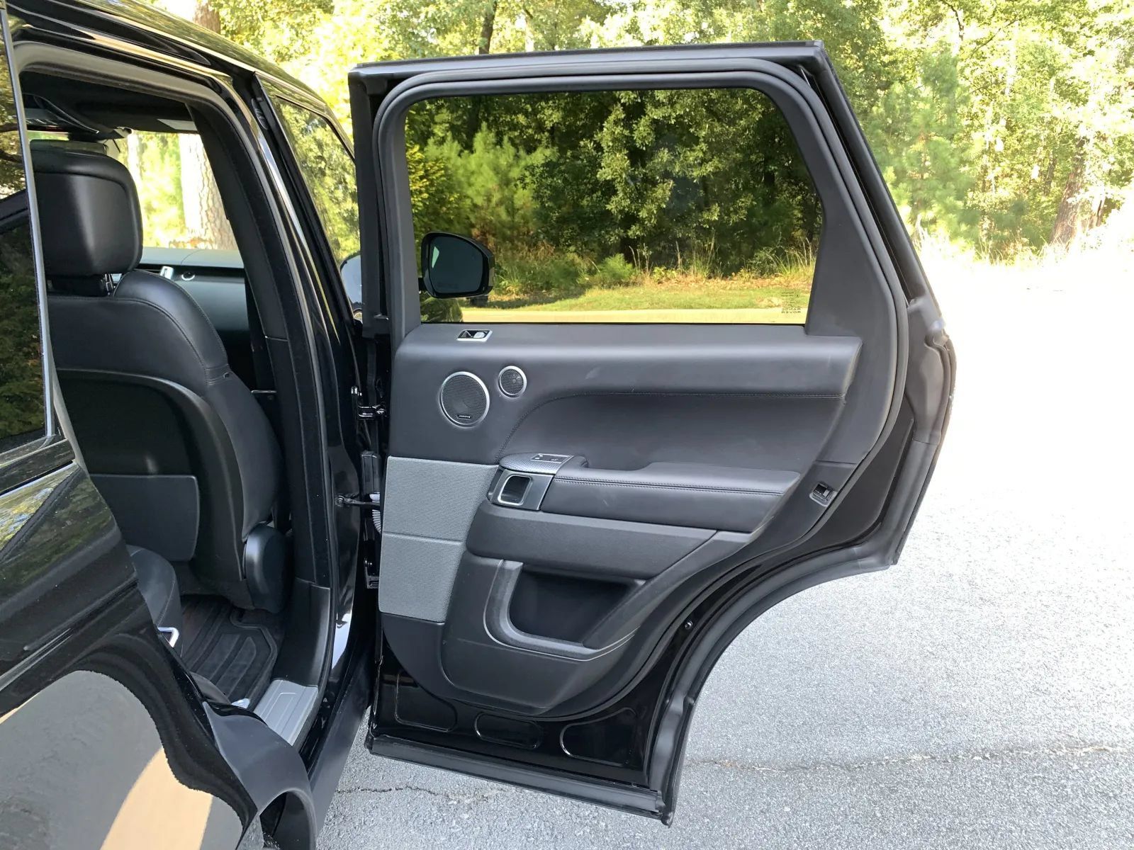 Used 2019 Land Rover Range Rover Sport Supercharged AWD/4WD image 32
