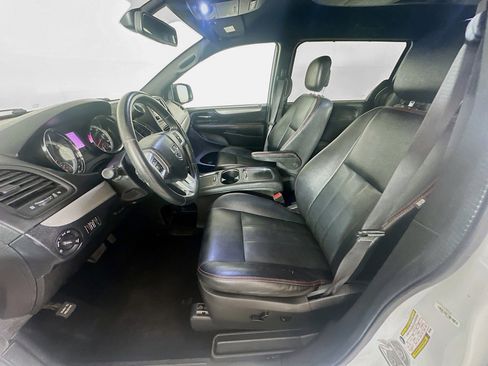 Used 2019 Dodge Grand Caravan GT FWD image 13