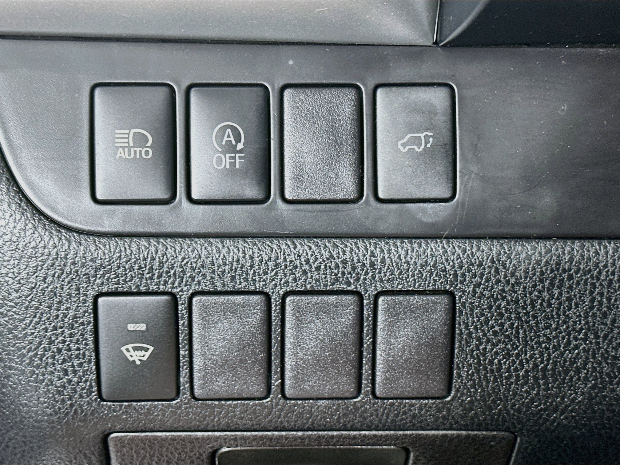 Used 2018 Toyota Highlander XLE FWD image 17
