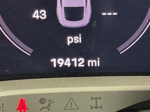 Certified 2024 Porsche Taycan RWD image 21