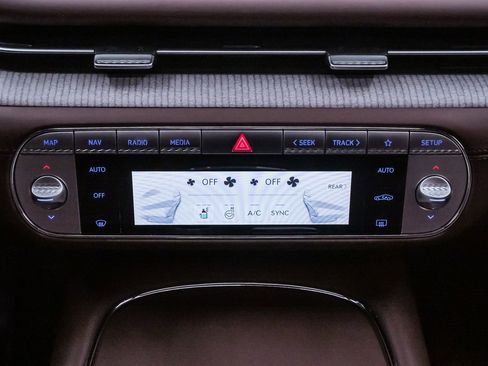 Certified 2023 Genesis G90 3.5T image 19