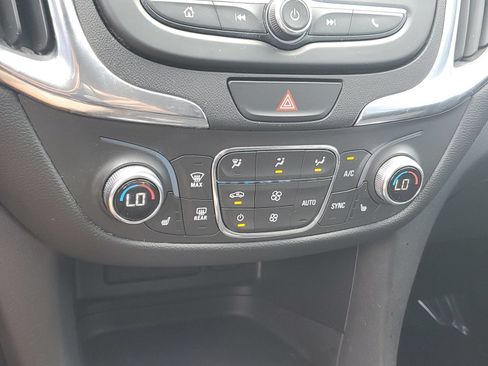 Used 2019 Chevrolet Equinox LT FWD image 27