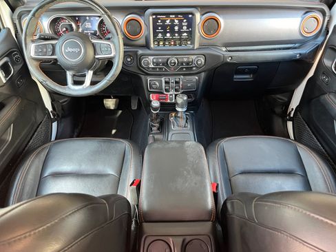Used 2022 Jeep Gladiator Mojave w/ Cold Weather Group AWD/4WD image 16