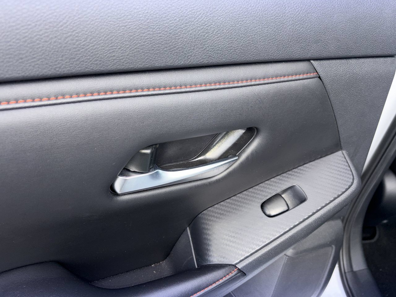 Certified 2025 Nissan Sentra SR FWD image 25