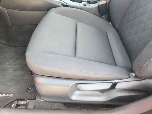 Used 2024 Toyota Corolla LE FWD image 29