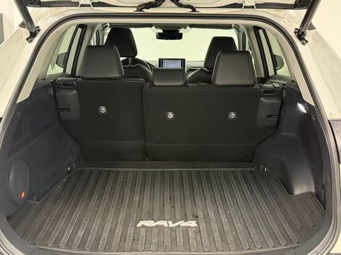 Used 2021 Toyota RAV4 Limited image 27