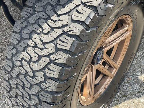 Used 2021 Jeep Wrangler Unlimited Rubicon 4xe w/ Steel Bumper Group AWD/4WD image 39