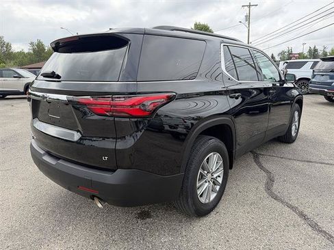 Used 2023 Chevrolet Traverse LT AWD/4WD image 4