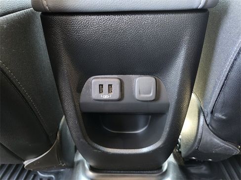 Used 2022 Chevrolet Colorado Z71 image 13