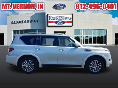 Used 2024 Nissan Armada SL image 5