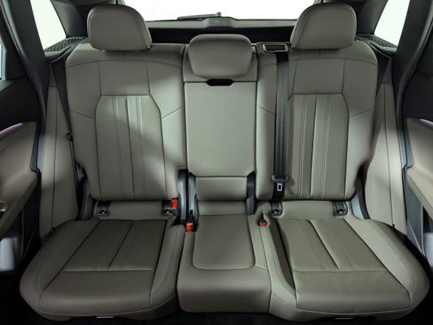 Used 2025 Audi Q5 Premium w/ Convenience Package image 13