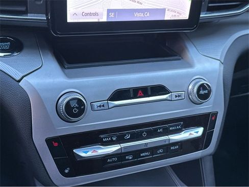 Certified 2022 Ford Explorer XLT w/ Equipment Group 202A image 29