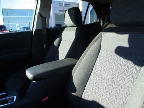 Used 2024 Chevrolet Equinox LT image 34