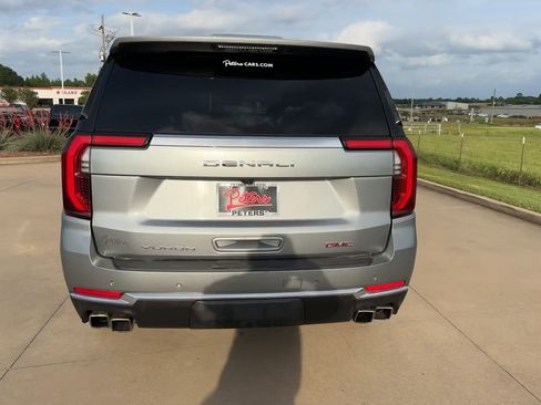Certified 2025 GMC Yukon Denali AWD/4WD image 8