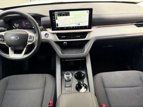 Used 2025 Ford Explorer Active RWD image 10