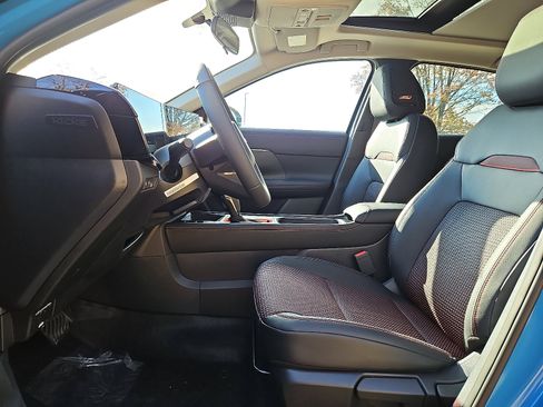 New 2026 Nissan Kicks SR image 11