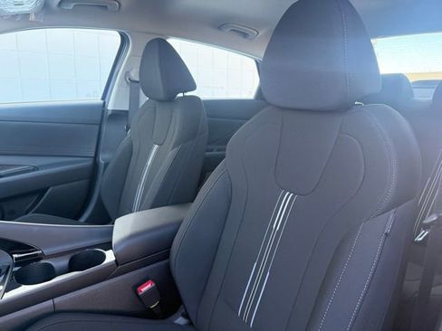 New 2026 Hyundai Elantra Hybrid FWD image 5