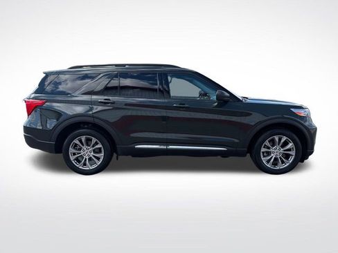 Used 2023 Ford Explorer XLT w/ Equipment Group 202A AWD/4WD image 10