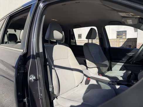 Used 2018 Honda Pilot LX image 9