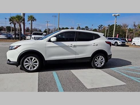 Used 2018 Nissan Rogue Sport S w/ S Appearance Package image 24