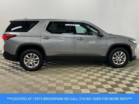 Used 2023 Chevrolet Traverse LS FWD image 4