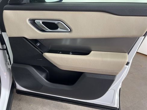 Used 2020 Land Rover Range Rover Velar S image 11