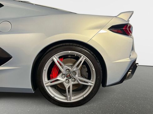 Used 2021 Chevrolet Corvette Stingray Premium Cpe w/ Z51 Performance Package RWD image 15
