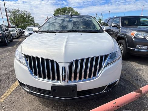 Used 2013 Lincoln MKX AWD image 3