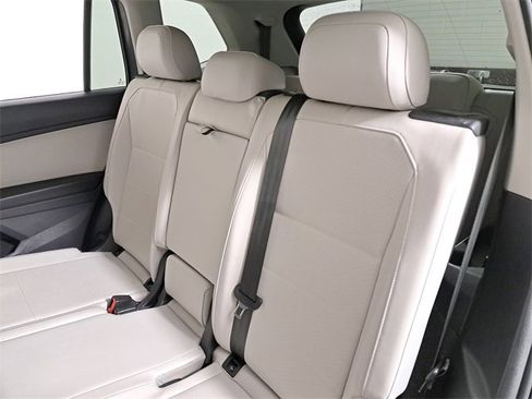 Used 2021 Volkswagen Tiguan SE w/ Panoramic Sunroof Package image 13