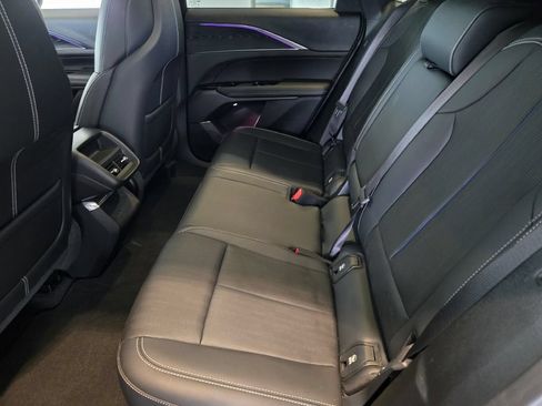 Used 2024 Cadillac Lyriq Luxury RWD image 17