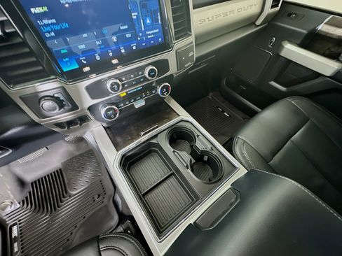 Used 2022 Ford F250 Lariat image 21