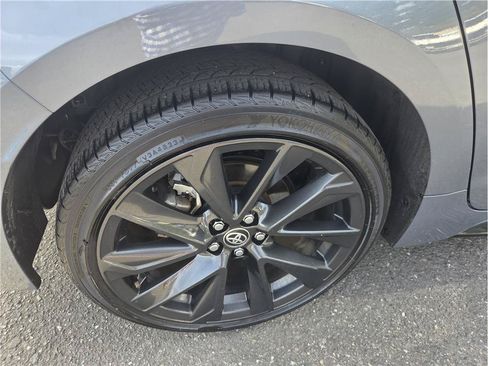 Used 2024 Toyota Corolla SE w/ SE Package FWD image 9