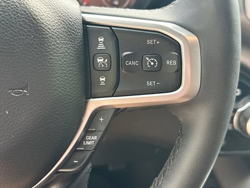 Used 2025 RAM 1500 Big Horn AWD/4WD image 30