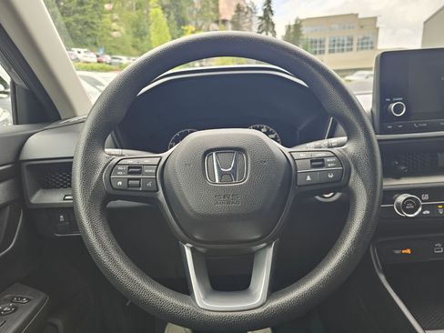 Used 2025 Honda CR-V LX image 24