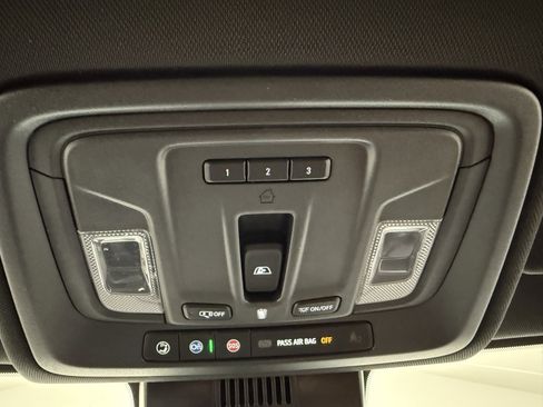 Used 2025 Chevrolet Silverado 1500 High Country w/ Technology Package image 26