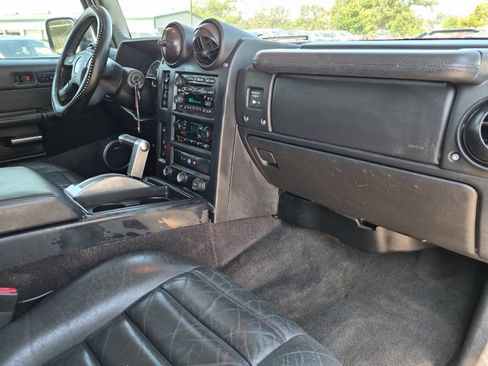 Used 2005 HUMMER H2 SUT w/ Preferred Equipment Group AWD/4WD image 15
