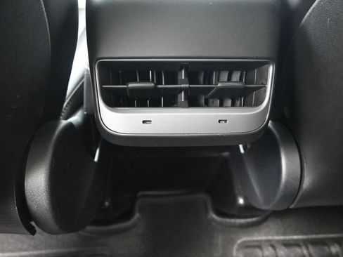 Used 2022 Tesla Model Y Performance AWD/4WD image 25