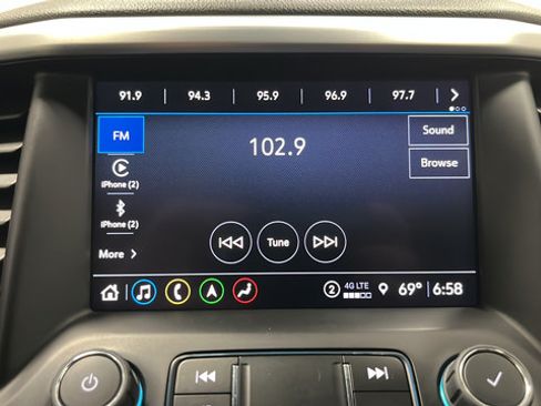 Used 2023 GMC Acadia SLT w/ GMC Pro Grade Package AWD/4WD image 33