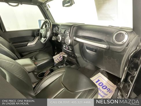Used 2017 Jeep Wrangler Unlimited Rubicon AWD/4WD image 29