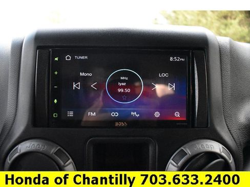 Used 2017 Jeep Wrangler Sport AWD/4WD image 14