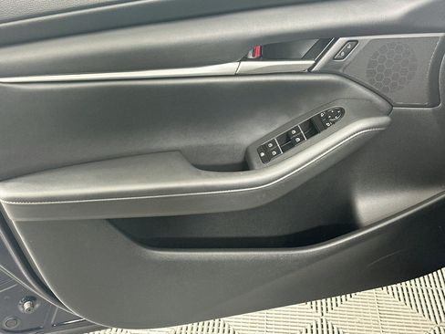 Used 2023 MAZDA MAZDA3 s FWD image 15