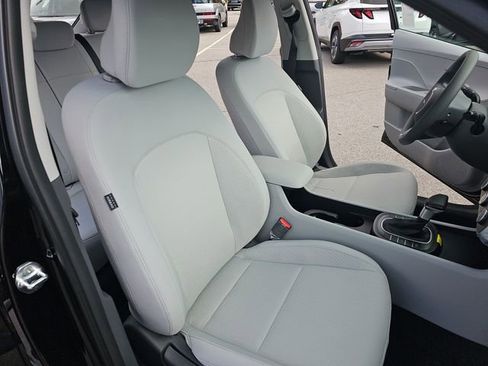 New 2026 Hyundai Kona SE image 18