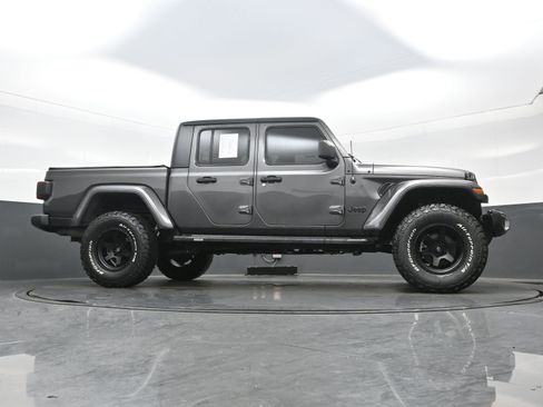 Used 2021 Jeep Gladiator Sport image 29